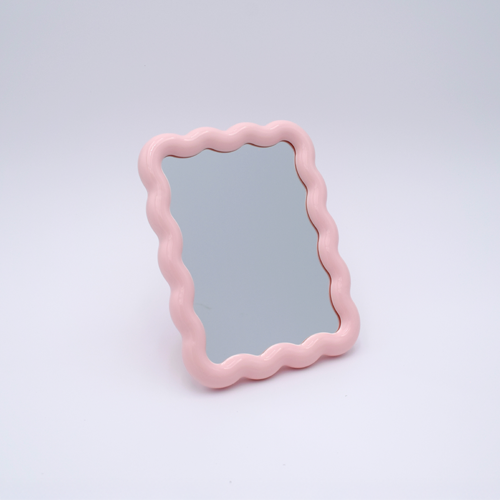 Wavy Mirror