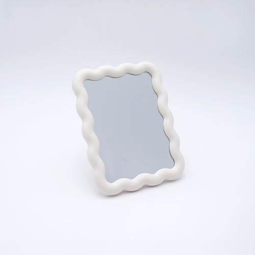 Wavy Mirror